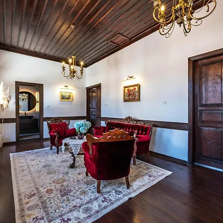 1903 Evi Villa