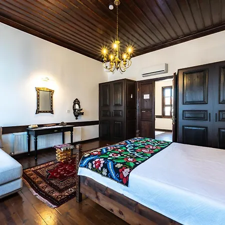 1903 Evi Villa *