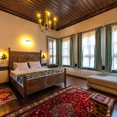 1903 Evi Villa